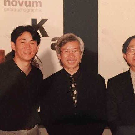 设计系客座教授靳埭强的个人展览会 谭平（左）靳埭强（中）张宝伟（右）