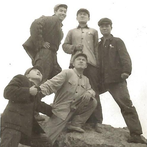 1969年夏，张力、朱维锋、张乃勇、刘国庆到莲花池看在西合营的校友